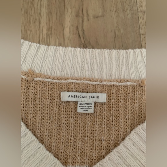 American Eagle striped tan and cream Sweater, Size XS but fits bigger (S or M) - Picture 3 of 3